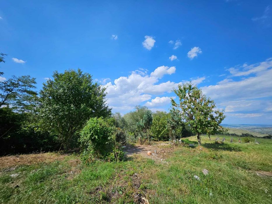 Vand teren intravilan comuna Aiton judetul Cluj