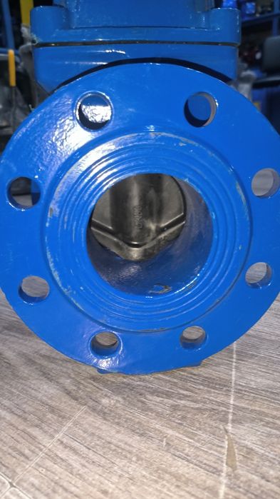 Задвижки чугунные фланцевые с обрезиненным клином