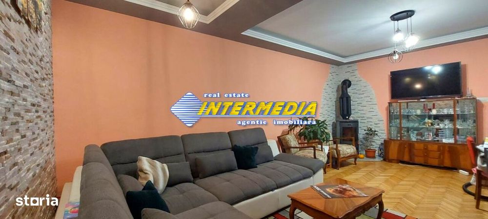 Casa cu 4 camere mobilata si utilata 593mp teren zona Centru