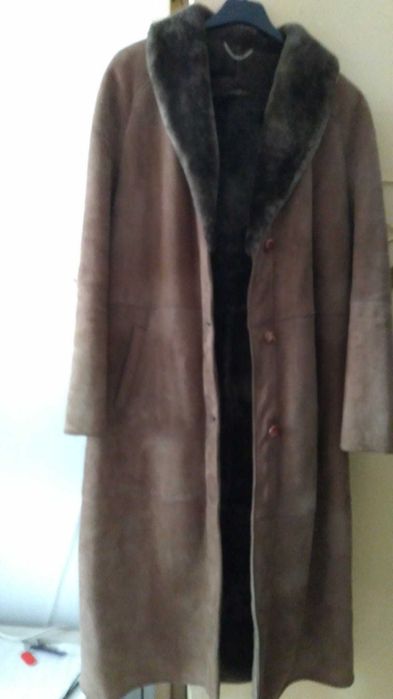 Cojoc din blană  naturală  de oaie, elegant .