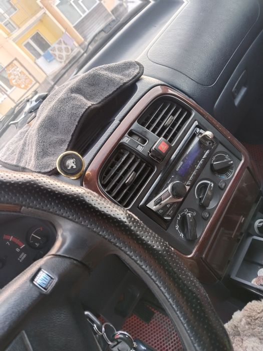 Продаю машину норм состояние