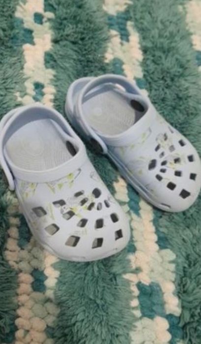 Vînd încălțăminte pentru copii