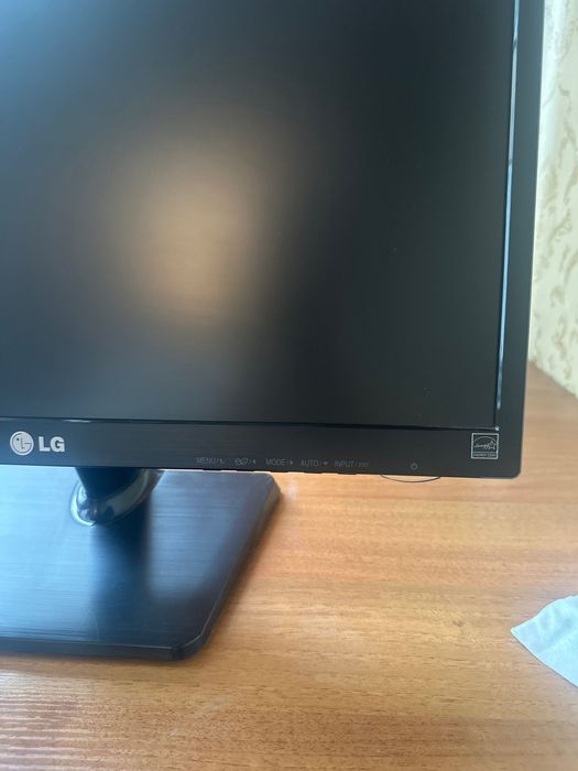 Монитор LG Flatron 20” — рабочий, недорого