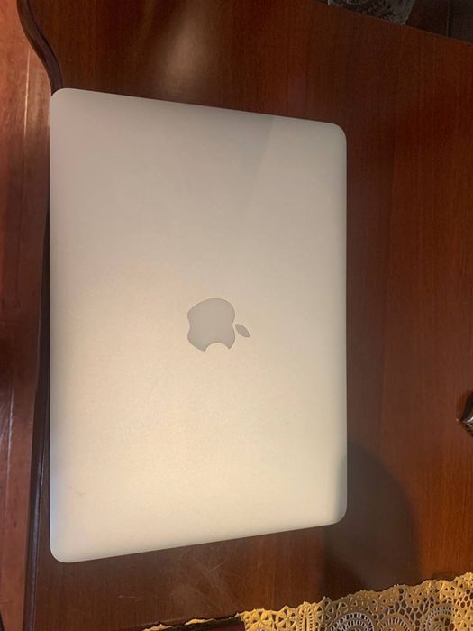 Apple Macbook pro 2015 mid