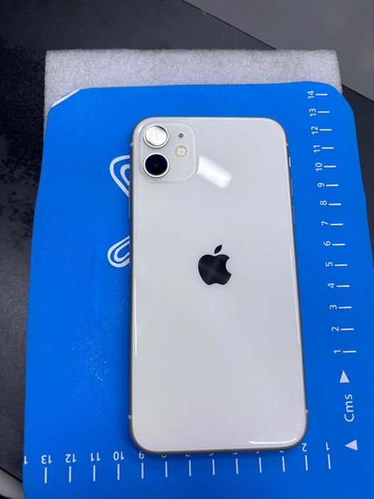 Продам айфон 11