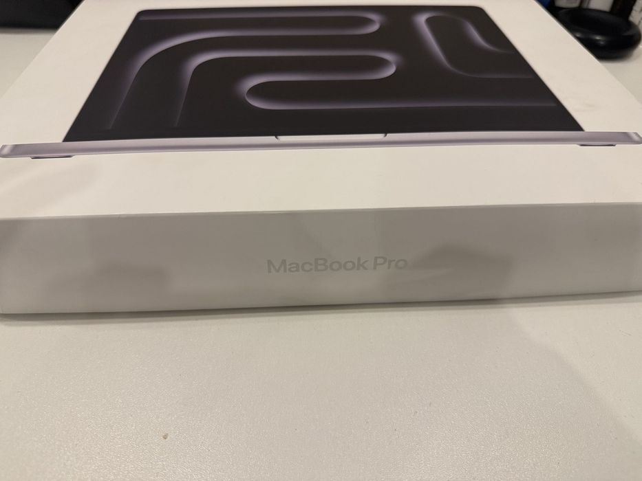 macbook 14 pro M5 512gb