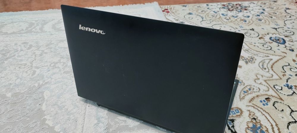 Ноутбук.        .