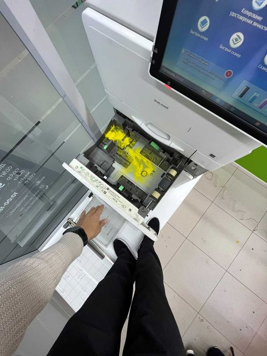 принтер RICOH MP C307