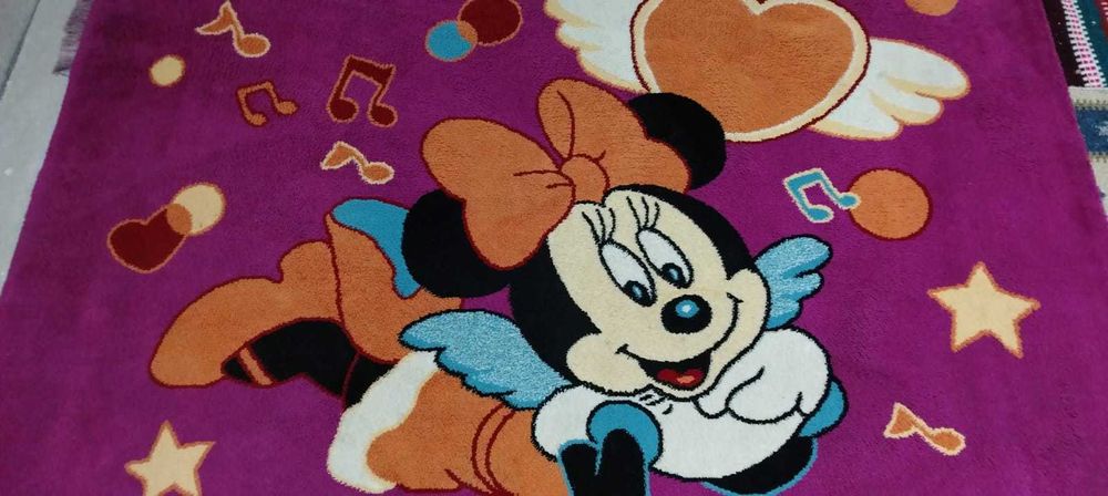 Covor pentru camera copilului în condiție foarte bune