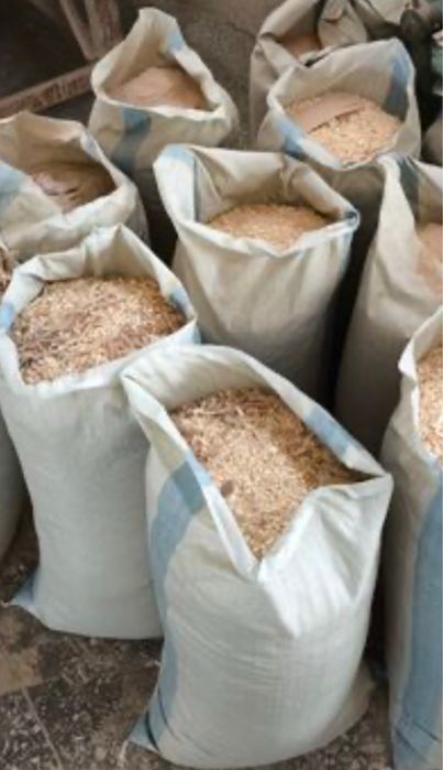 Опилка в мешках