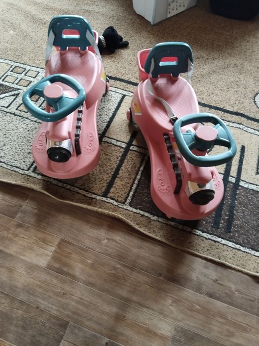 Продам машинки детские
