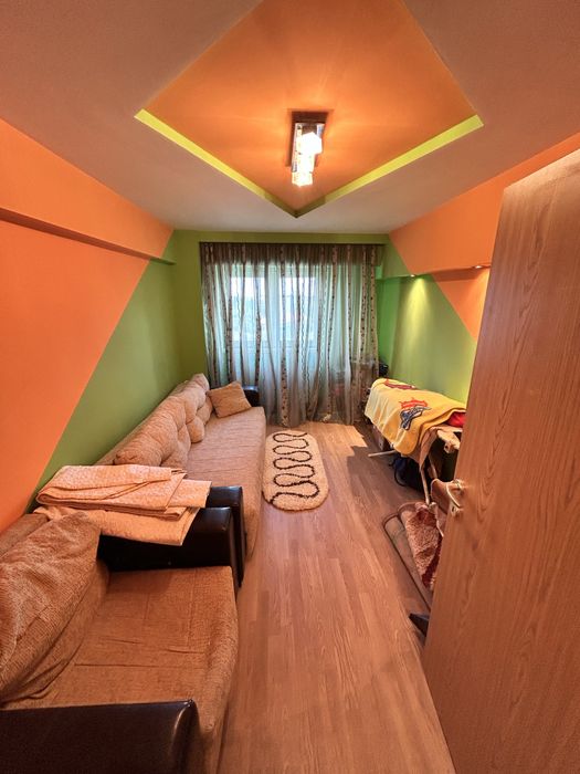 Apartament 4 camere+2 bai +garaj, etaj 6 lângă hotel City.
