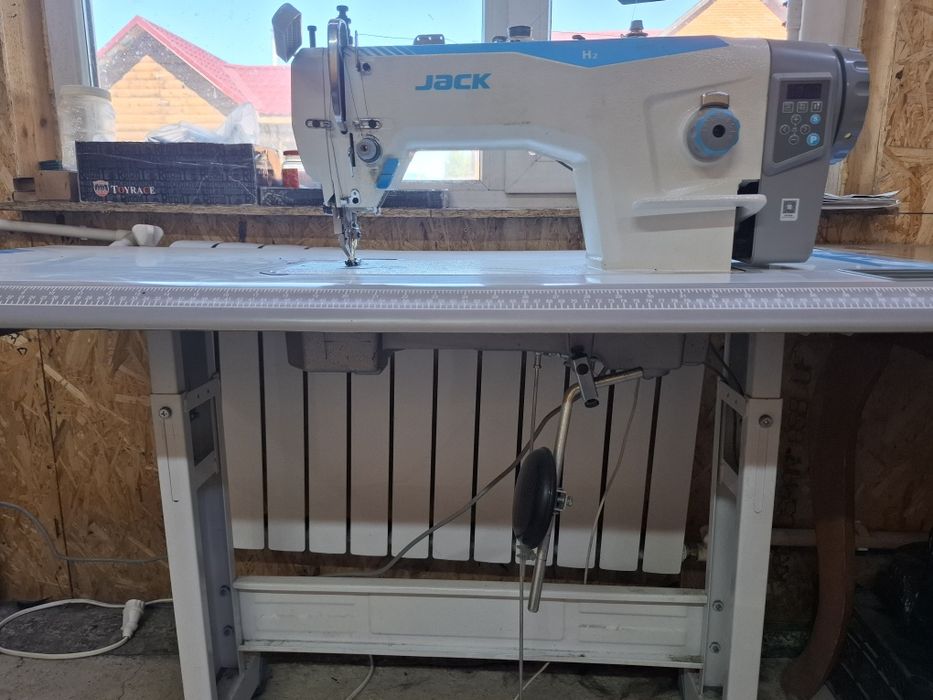 Продаётся швейная машинка Жак