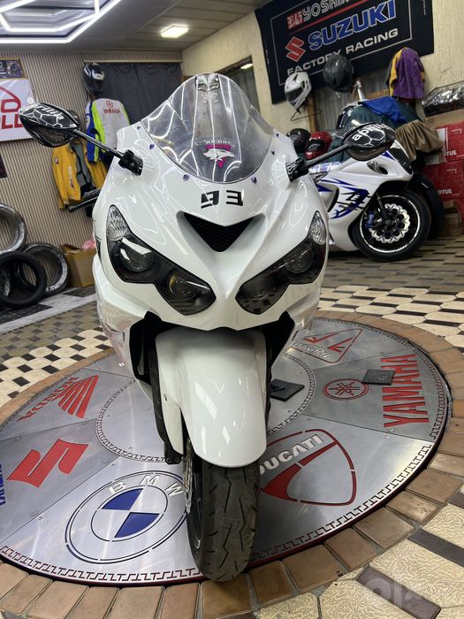 Kawasaki zx14r 2013yil 1441 kub ideal umuman ishi yo’q