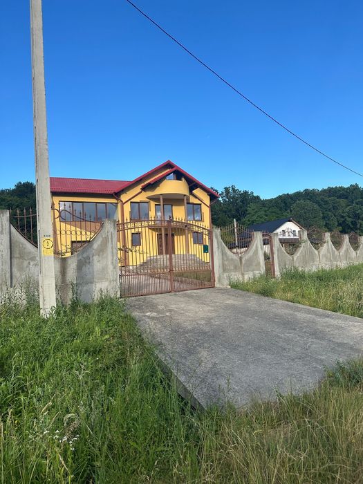 Vilă modernă cu vedere panoramică, aproape de oraș