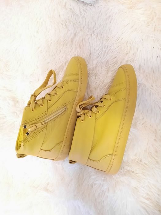 Почти нови кецове Clarks