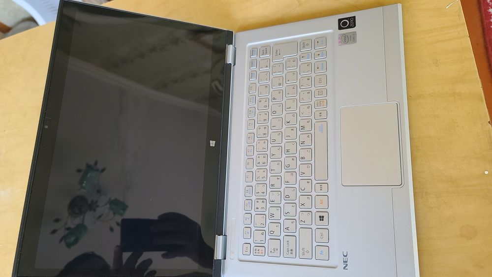 NEC LaVie Hybrid ZERO — 360° bukiladigan premium yapon ultrabuki