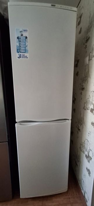 Продам холодильник Атлант