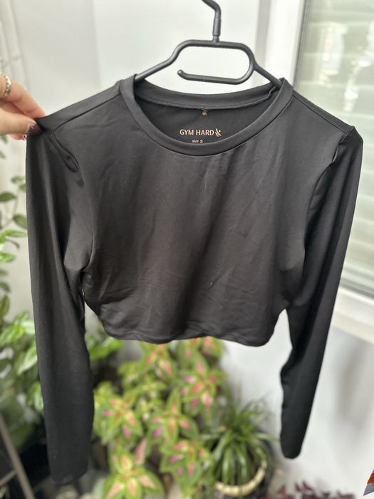 Спортна блузка с гол гръб / размер С