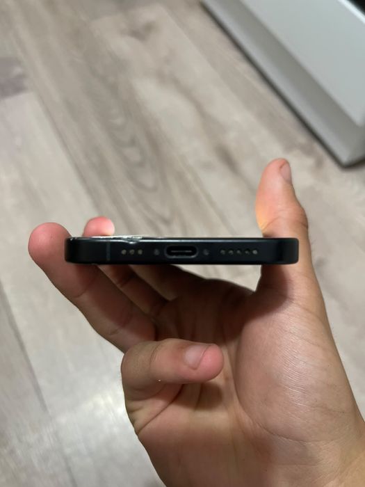 Продам iphone 16 128gb 90%