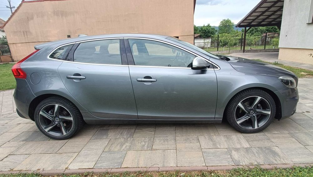 VOLVO V40 2015 — imagine 3
