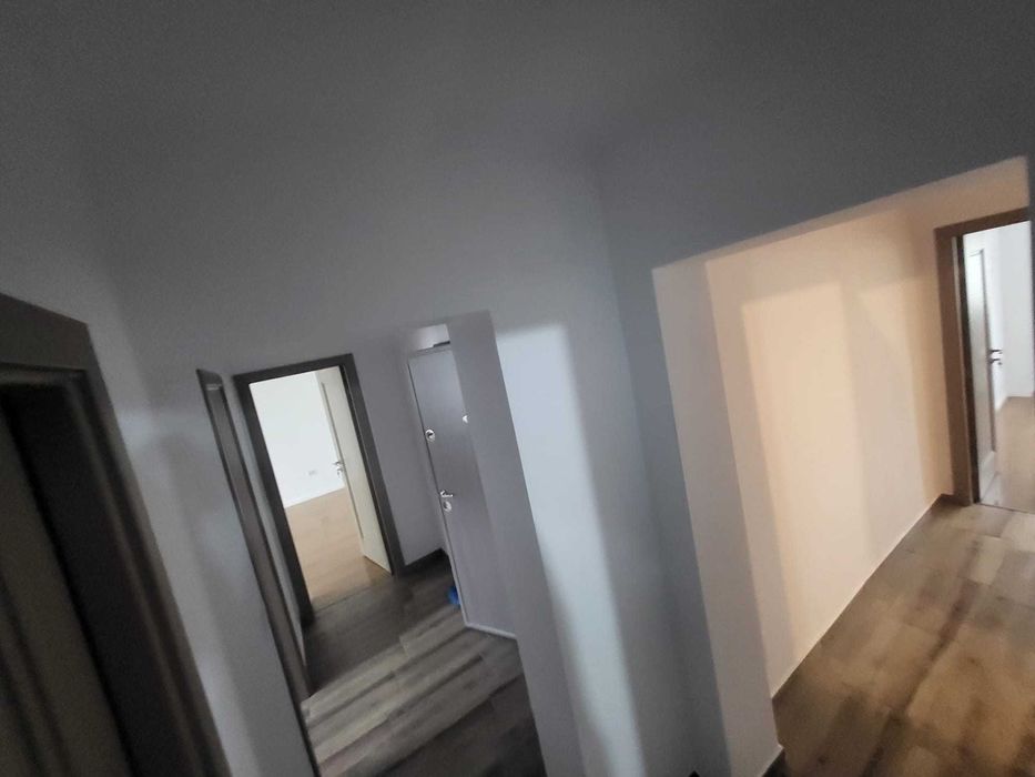 3 camere decomandat Mioritei