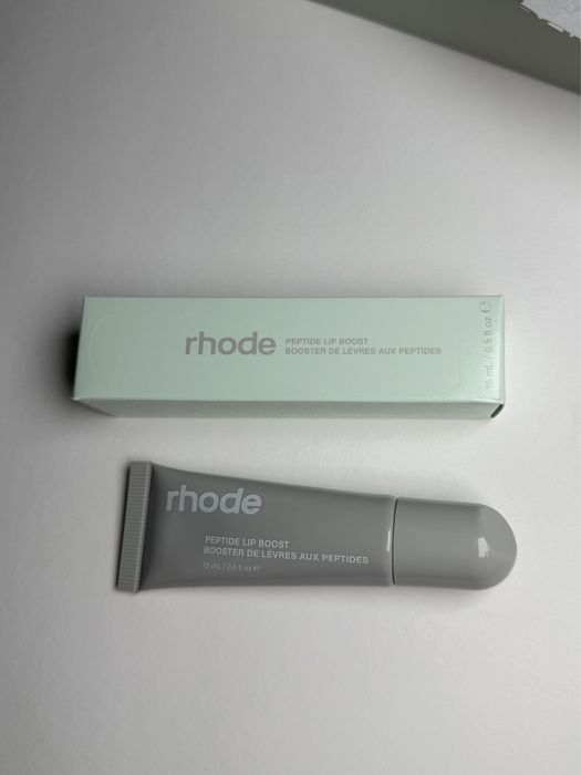 Rhode Peptide Lip Boost - оригинална пептидна маска за устни / Lip Plumper за хидратация, изглаждане и по-плътен, обемен вид, Unscented и Sugarmint