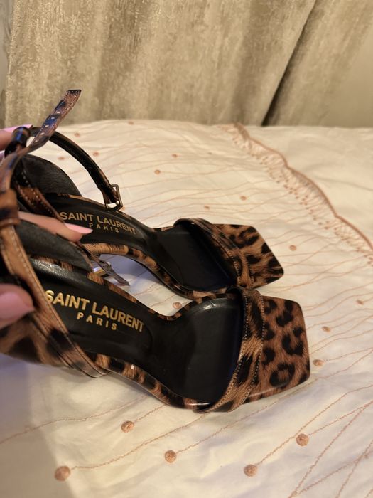 Sandale noi marimea 38