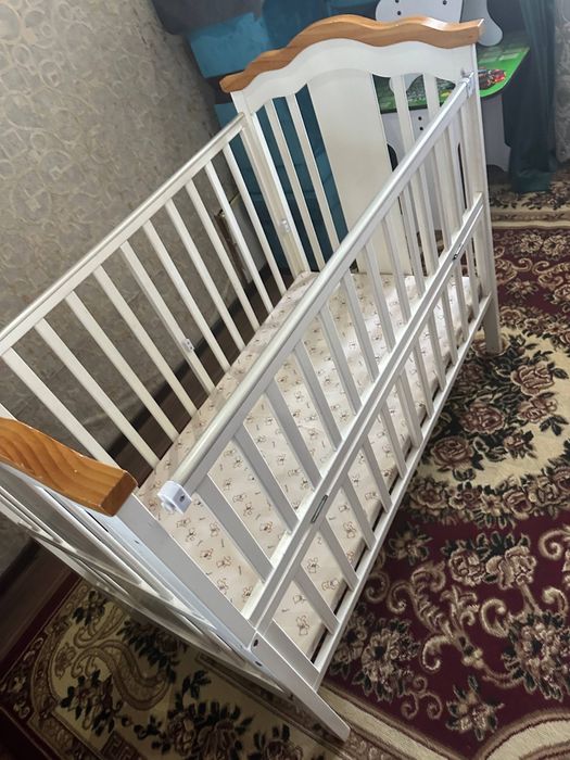 Продаётся детская кроватка