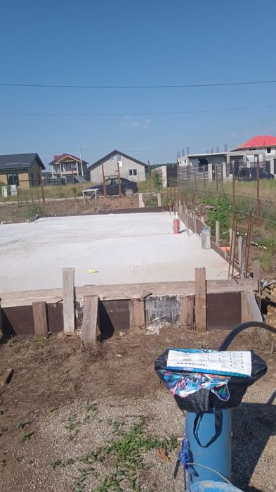 TEREN DASCALU 400mp deschidere 16m intravilan cu fundatie turnata