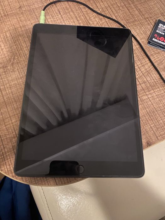 Ipad generatia 2021 64 gb !