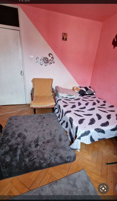 Doua fete cautam colega de apartament