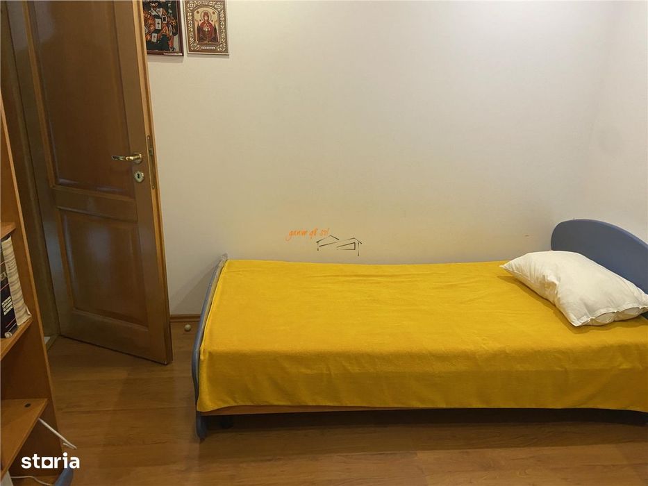 Apartament 4 camere Focsani , zona b- dul Independentei , suprafata ge
