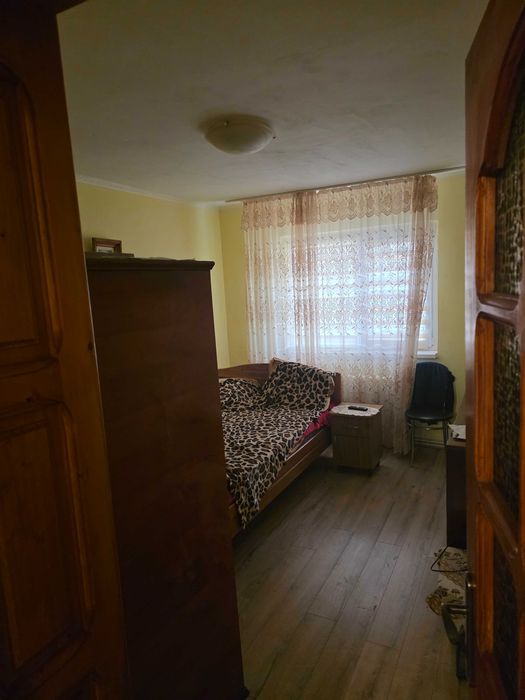 Vand apartament  2 camere , parter