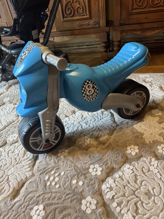 Motocicleta mare roti late