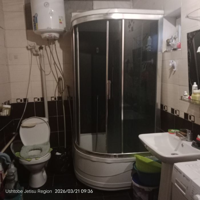 Үй сатылады 4 бөлмелі