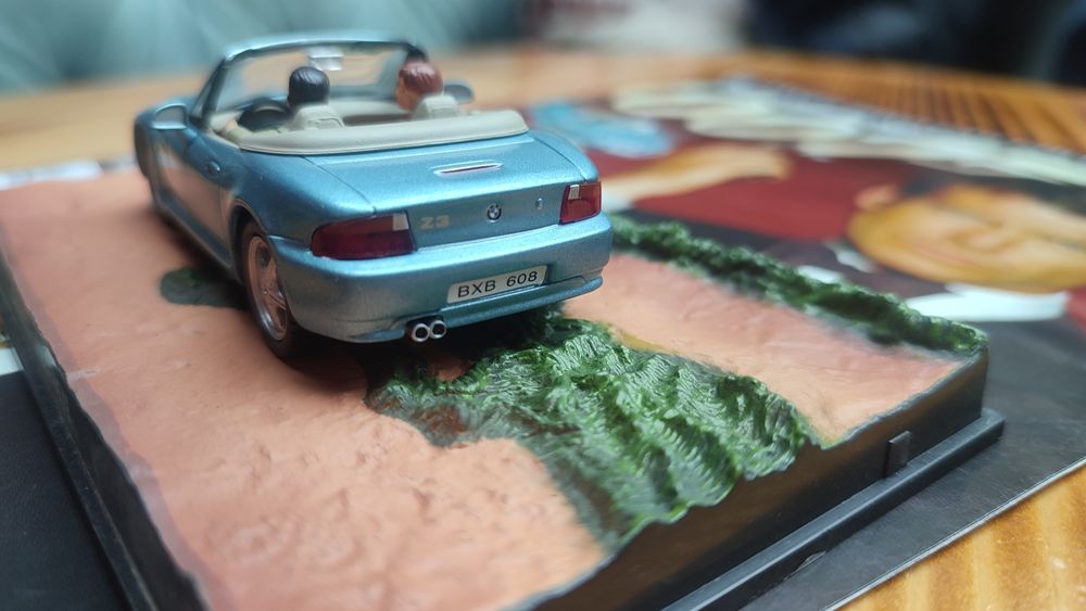 James Bond колекционерски колички