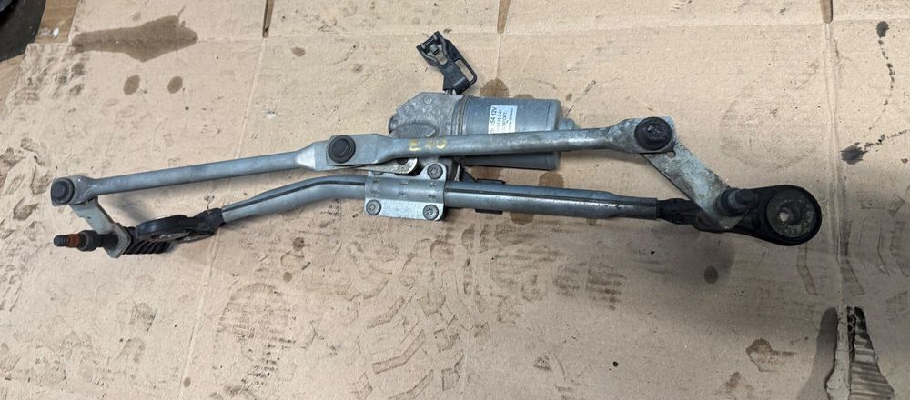 Ansamblu ștergătoare parbriz bmw X5 X6 e70 e71 motoraș pârghie original bmw produs de valeo piesa provine din Dezmembarari x5 volan pe stanga