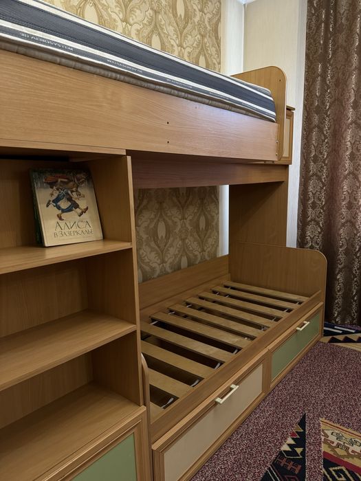 Двухъярусная кровать