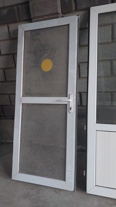 Продаются пластиковые двери