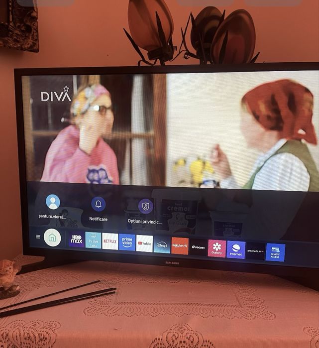 Vand doua Tv smart