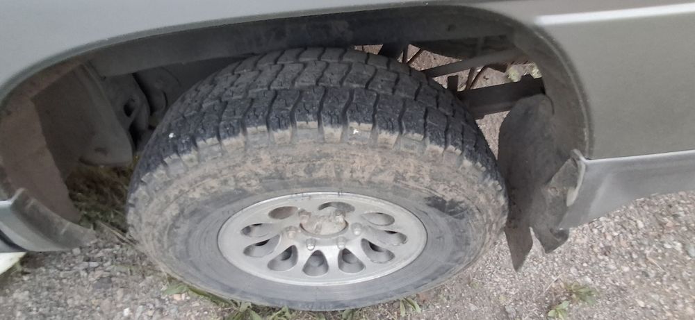 Резина в хорошем состоянии