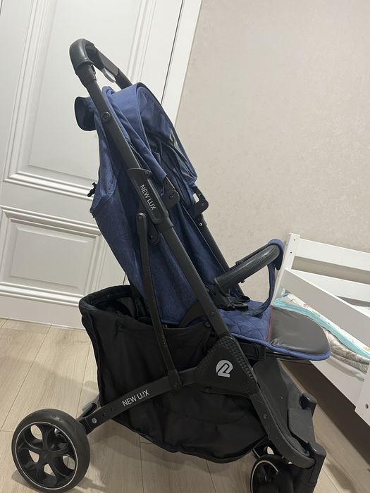 Коляска прогулочная