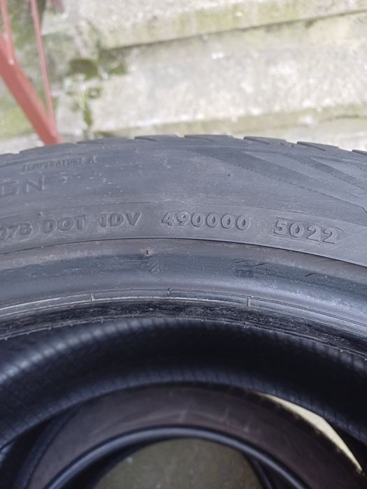 Всесезонни Гуми 275/40/21 107Y