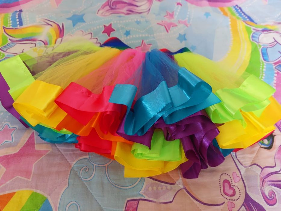 Продам яркий костюмчик на праздник