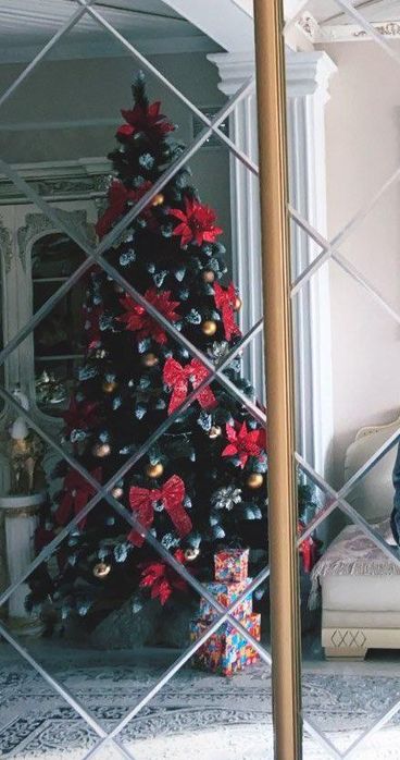 Ёлка искусивенная