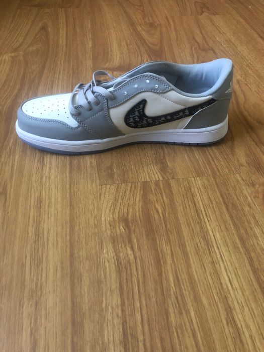 Кроссовки Nike..