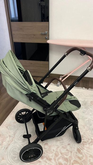 Срочно продам Детскаю коляску