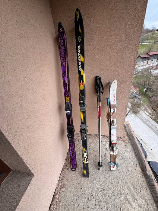 Продавам три комплекта скии