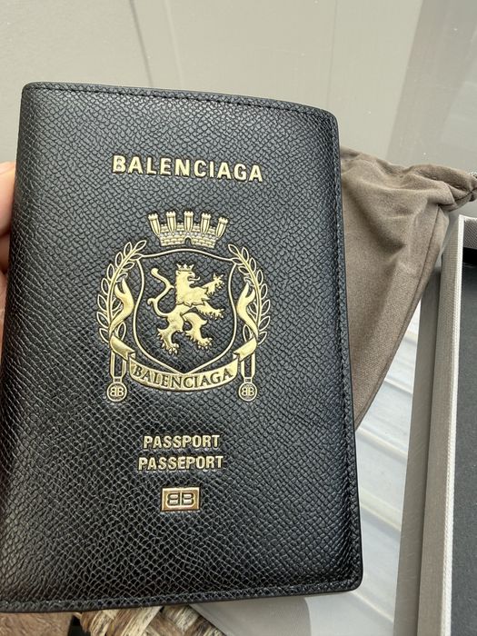 Balenciaga Passport / Паспорт
